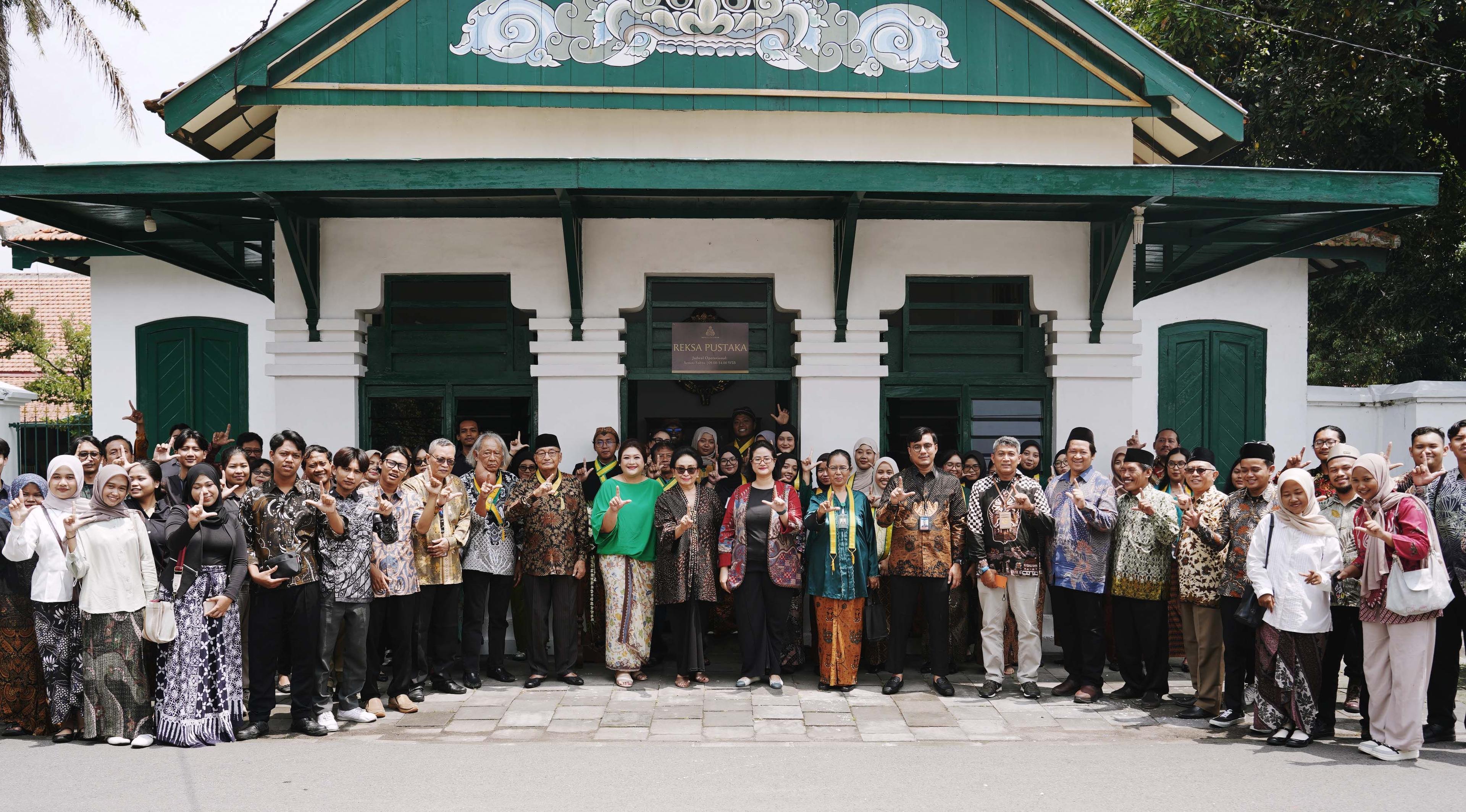 Mangkunegaran Meresmikan Layanan Ambulans Jenazah dan Pembukaan Kembali Perpustakaan Reksa Pustaka Mangkunegaran